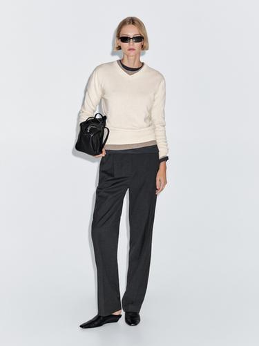 Pull à col en V en maille de laine mélangée - 318 de Zara - Image 0
