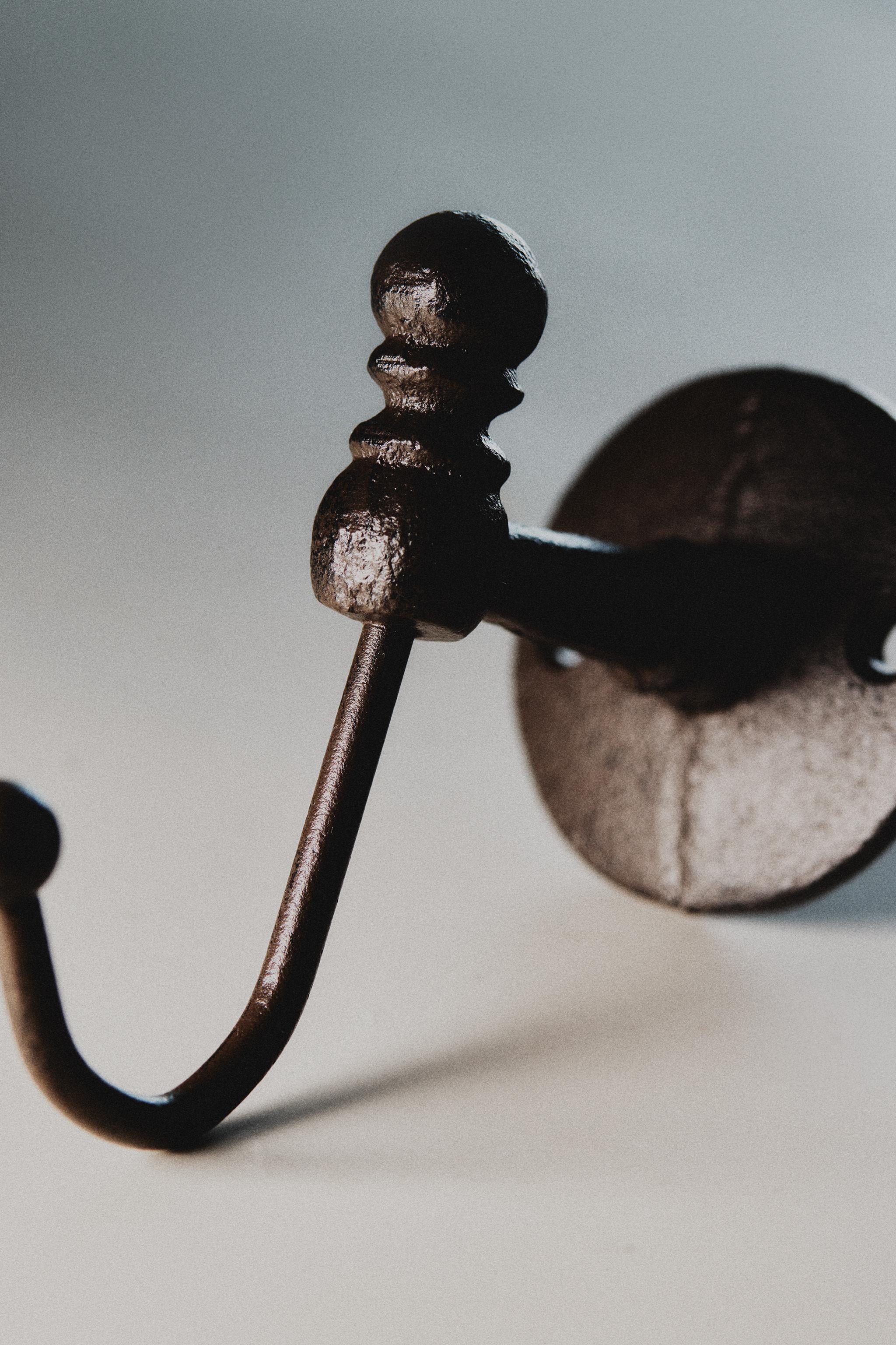 CAST IRON HANGER