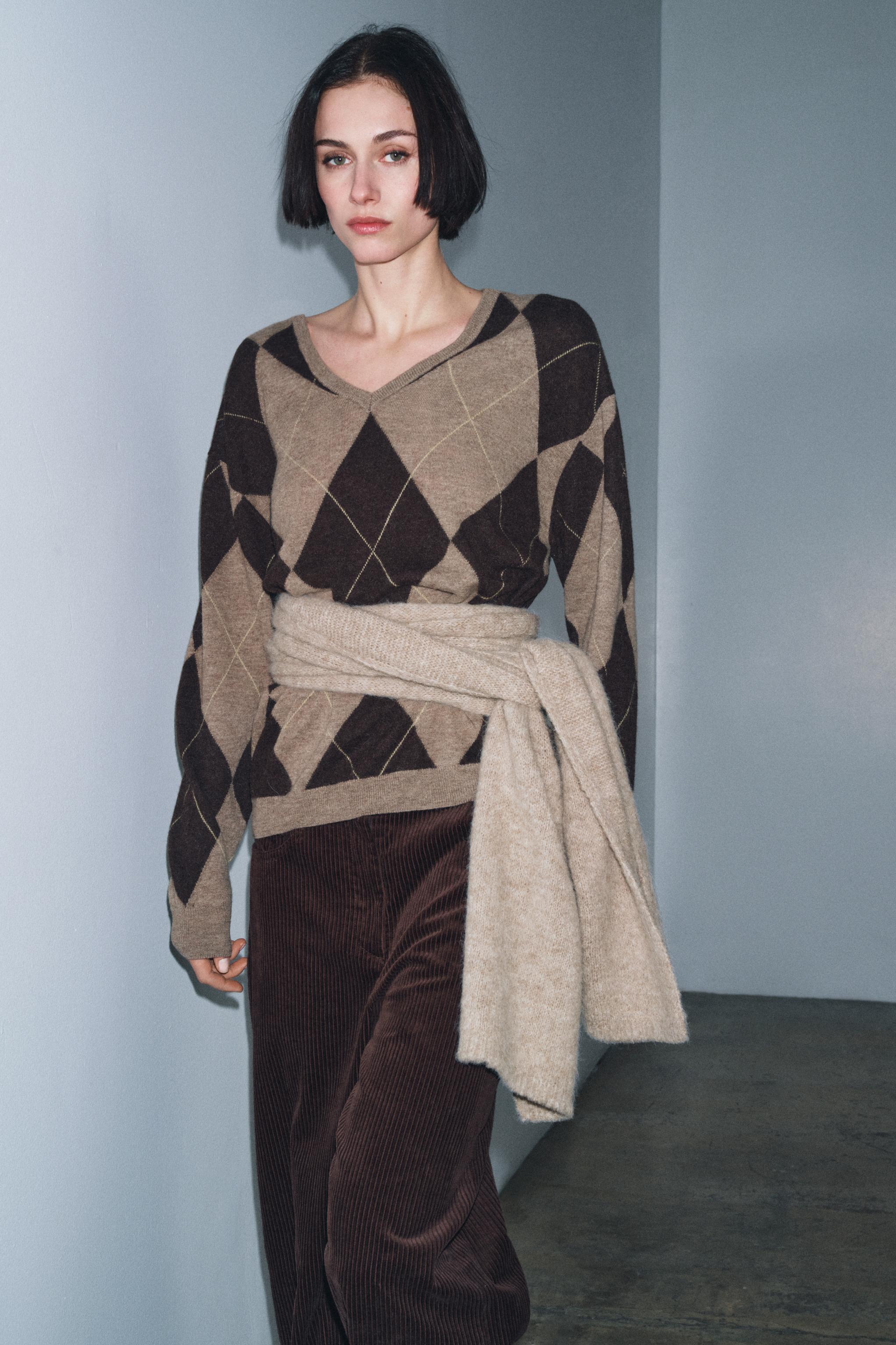 100% WOOL DIAMOND JUMPER