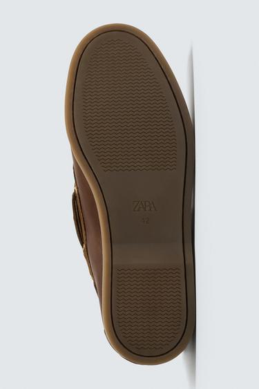 CHAUSSURES BATEAU EN CUIR - Marron de Zara - Image 6