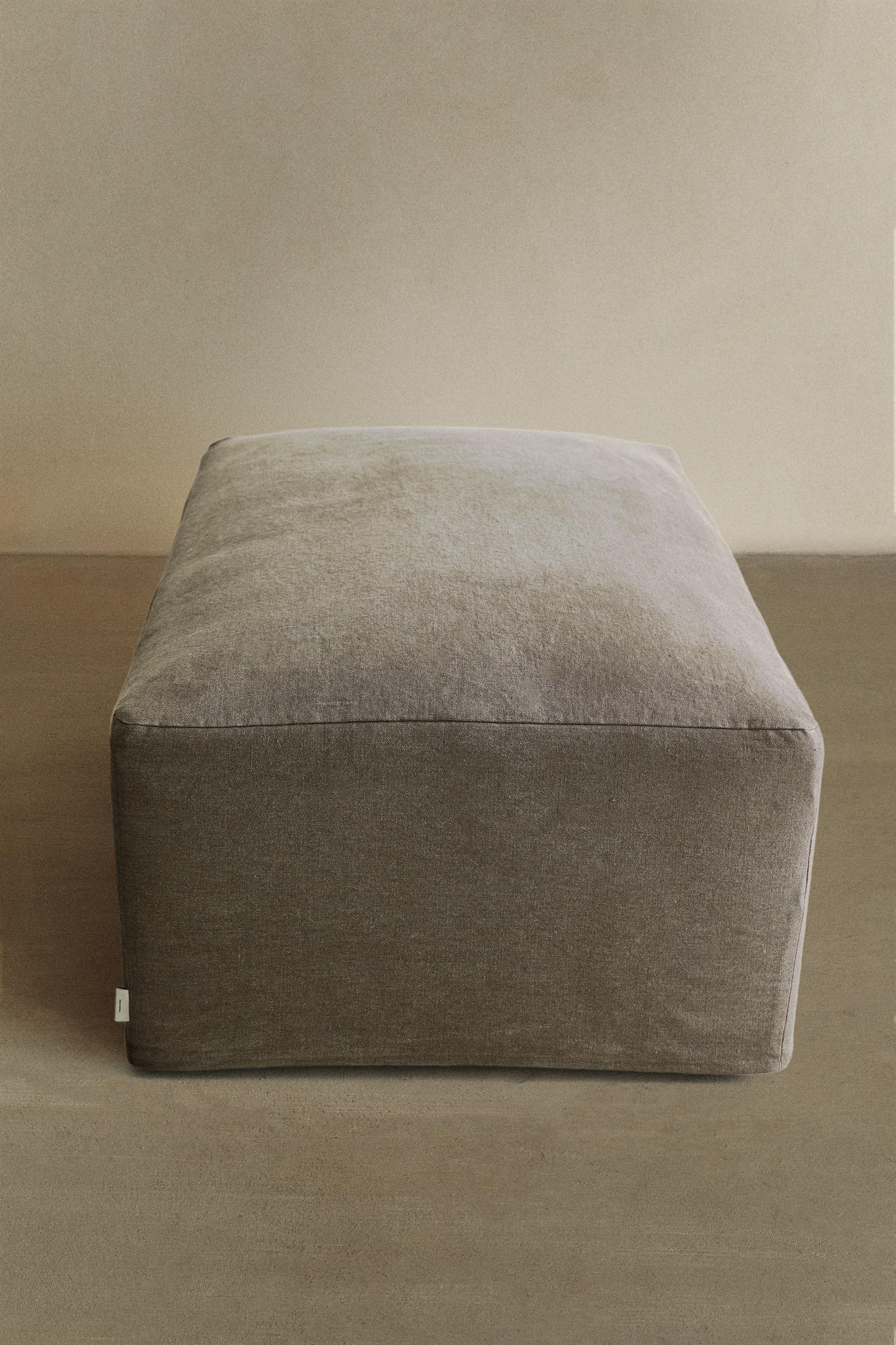 POUFFE WITH REMOVABLE WASHED LINEN COVER — Light beige
