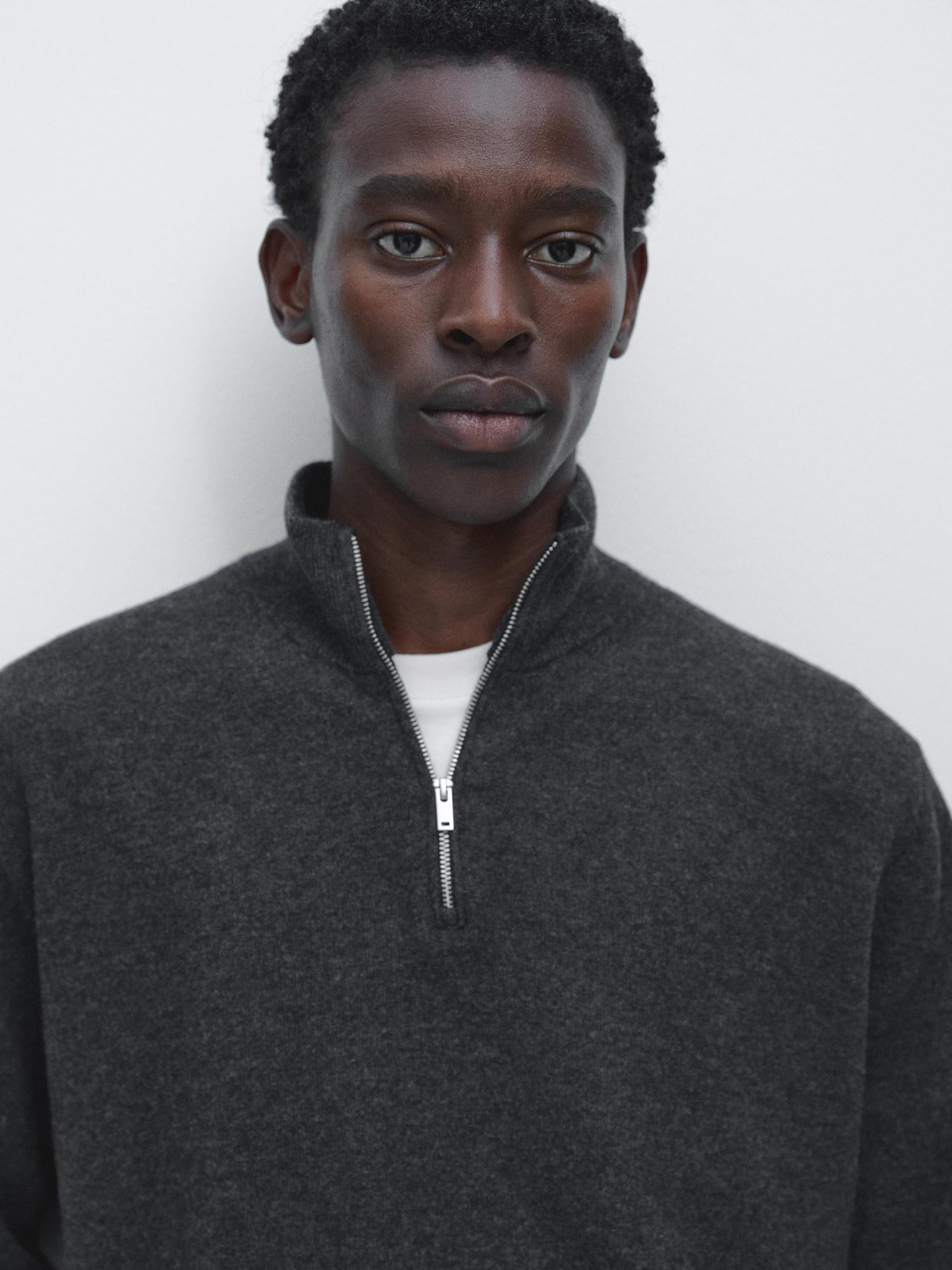 Mock neck knit sweater with zip