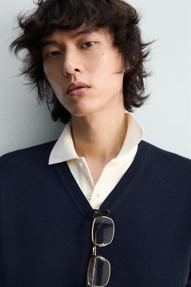 PULL RELAXED FIT À COL EN V - Bleu marine de Zara - Image 4