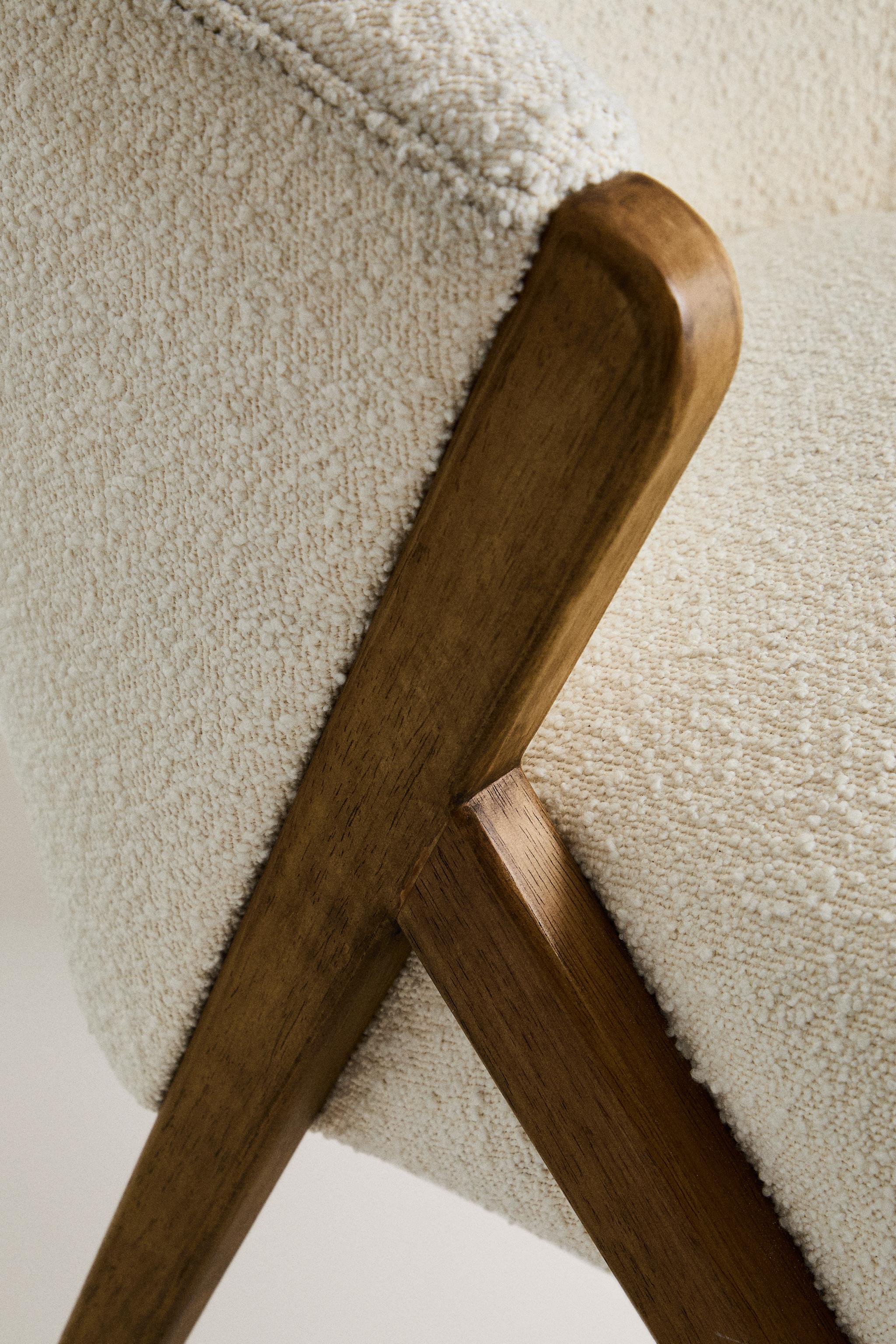 Boucle Wool Zara Fluffy Chair UPHOLSTERED BOUCLÉ ACCENT CHAIR Ecru