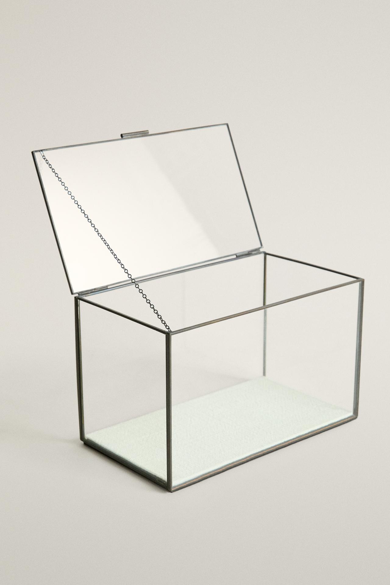JEWELRY BOX WITH BLACK METAL BORDER — Black