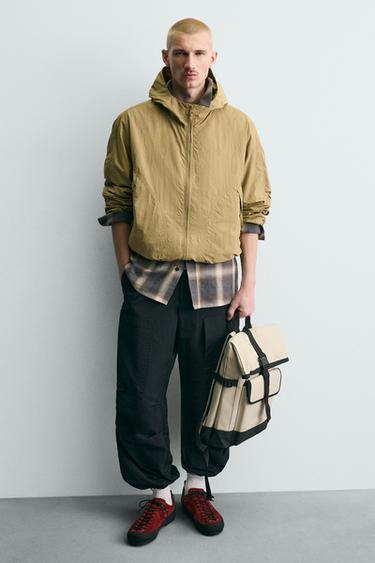 SAC À DOS EFFET GOMME AVEC RABAT - Blanc ivoire de Zara - Image 1