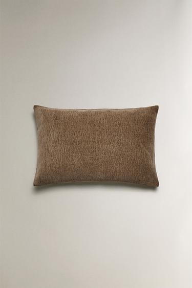 HOUSSE DE COUSSIN CHENILLE - Beige clair de Zara - Image 0