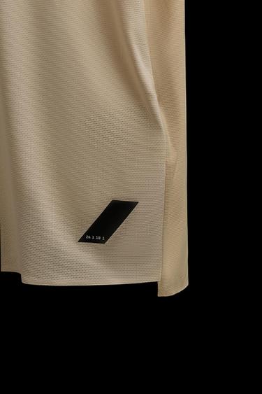 CAMISETA TÉCNICA COLOR BLOCK - Blanco roto de Zara