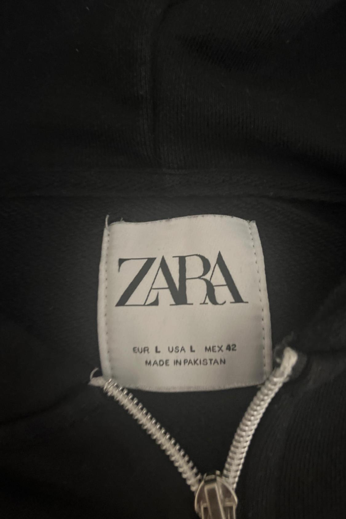 EMBROIDERED HOODIE