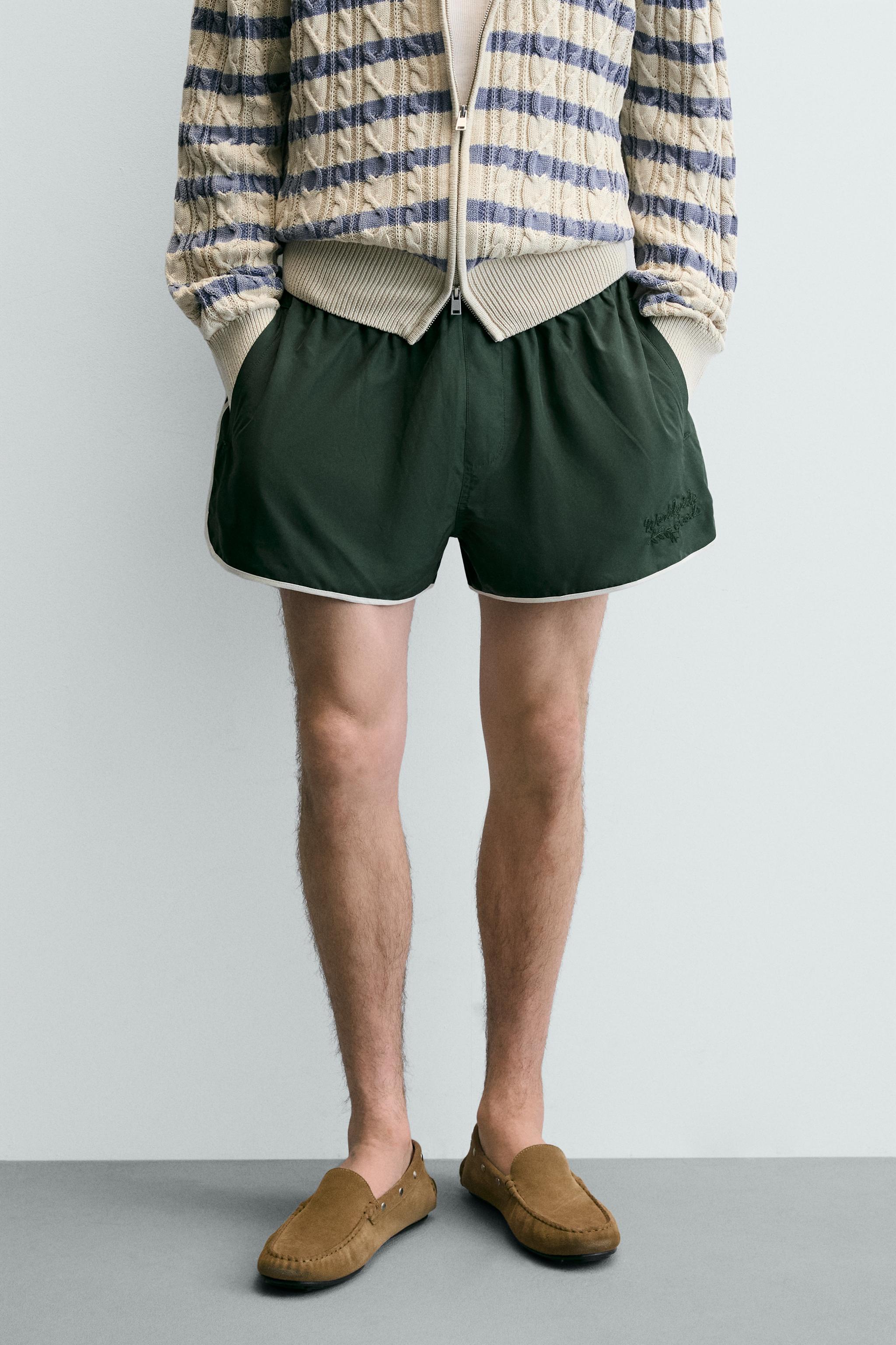 SHORT À LISERÉS CONTRASTANTS