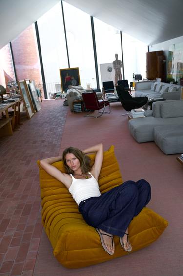 PANTALONS AMPLES AMB PINCES - Blau de Zara - Imatge 0