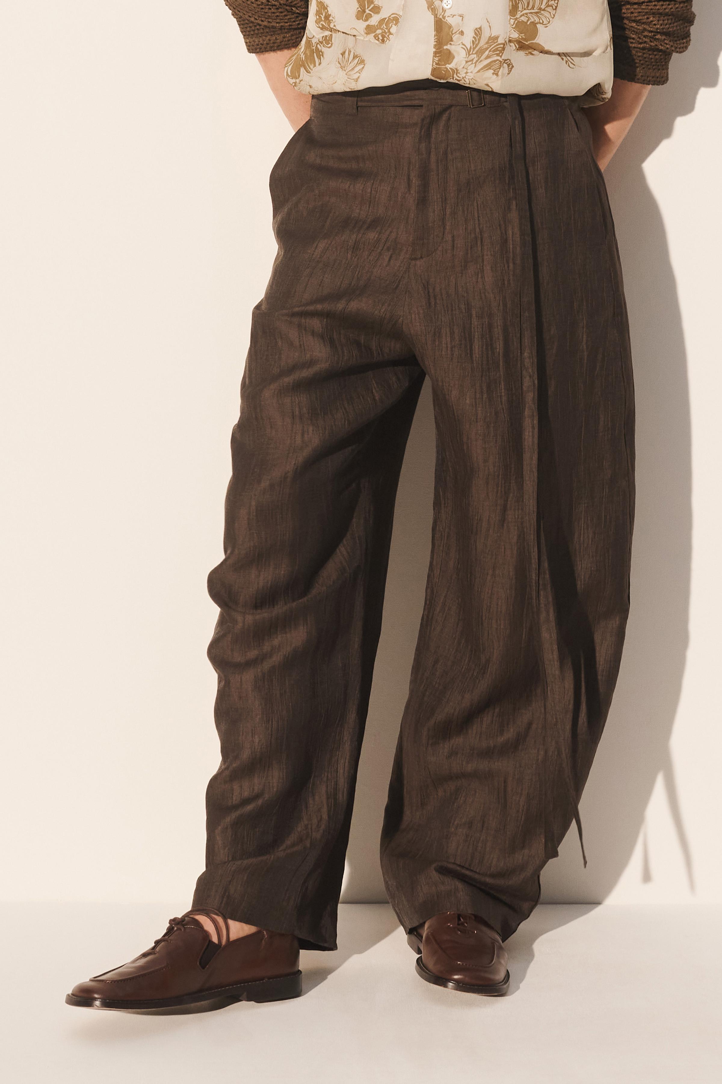 WIDE FIT BELTED PANTS