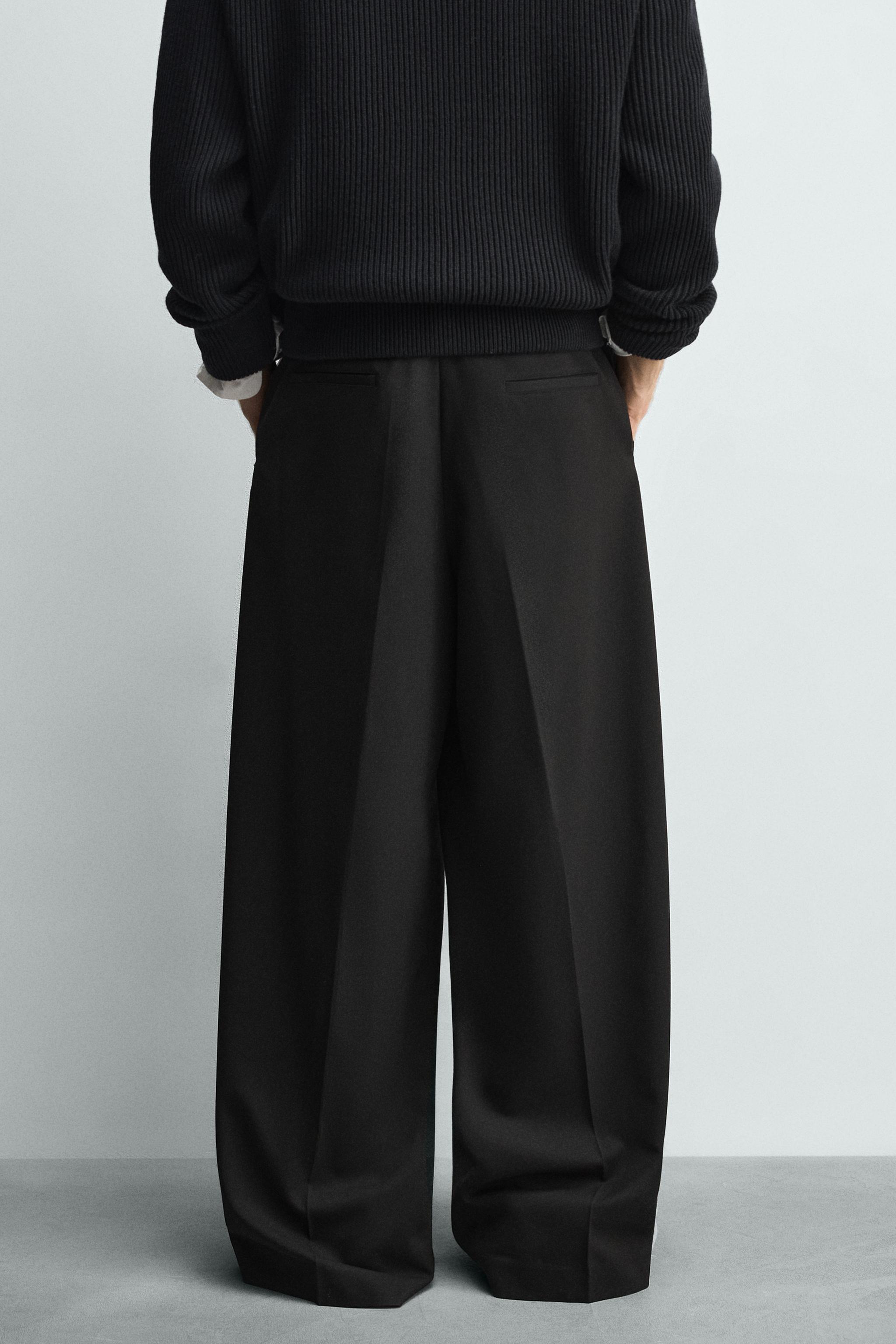 PLEATED WIDE FIT PANTS
