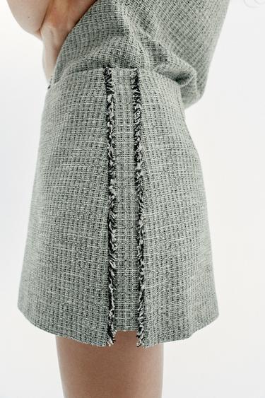 Zara TEXTURED FRAYED MINI SKIRT - Green / Ecru