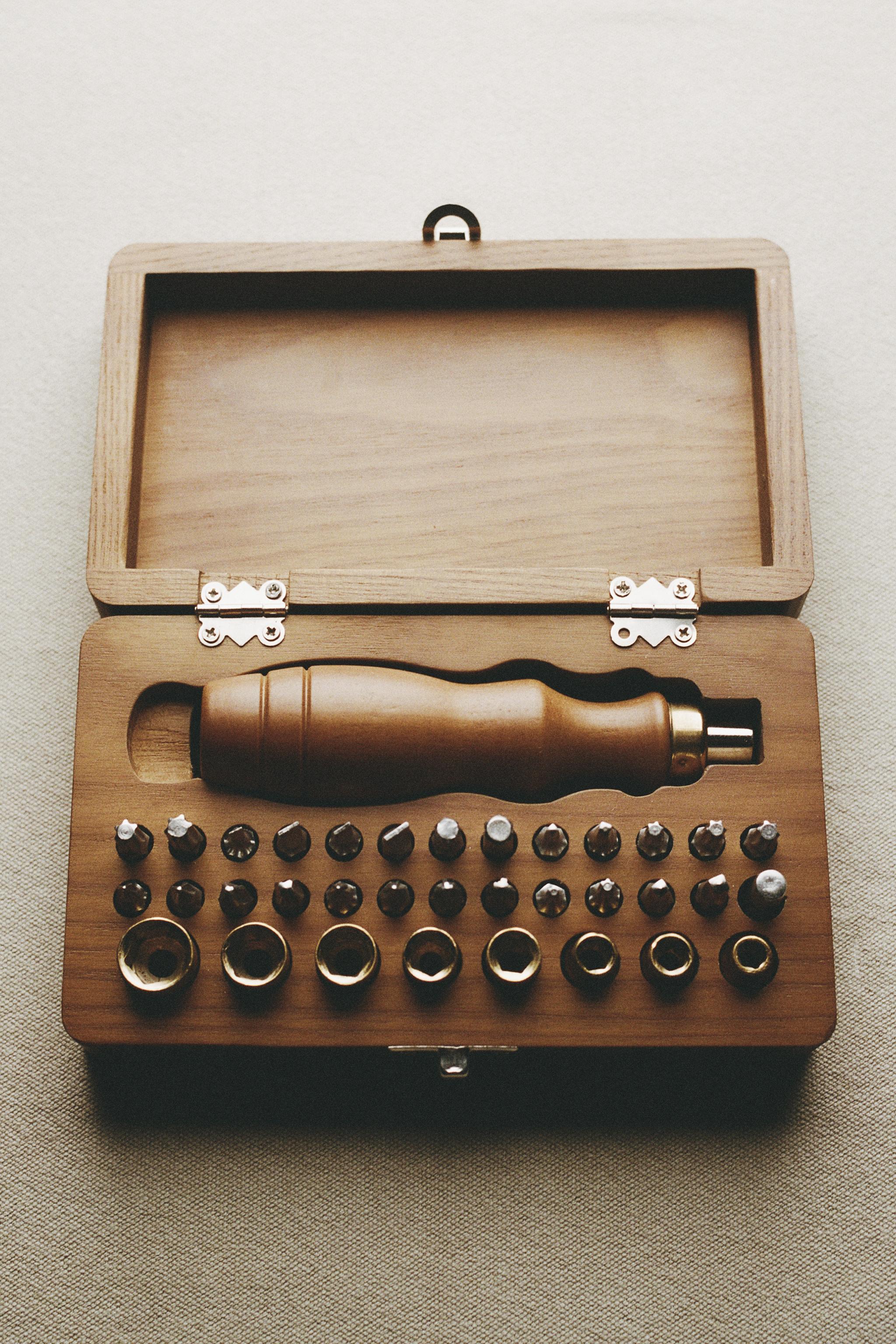 TOURNEVIS ACIER BOÎTE BOIS HÊTRE