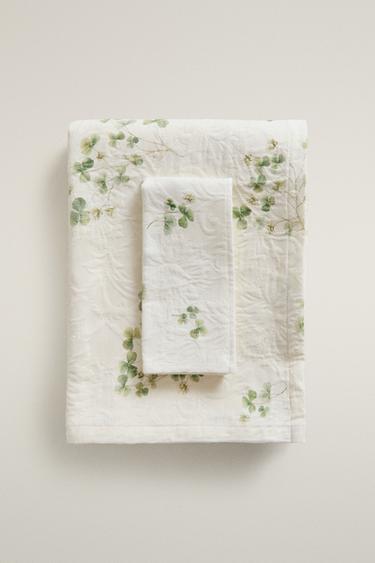TOALHA DE MESA COM JACQUARD ESTAMPA DE TREVO - Verde da Zara