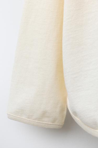 T-SHIRT AVEC INSCRIPTION ET PIÈCES - Écru de Zara - Image 3