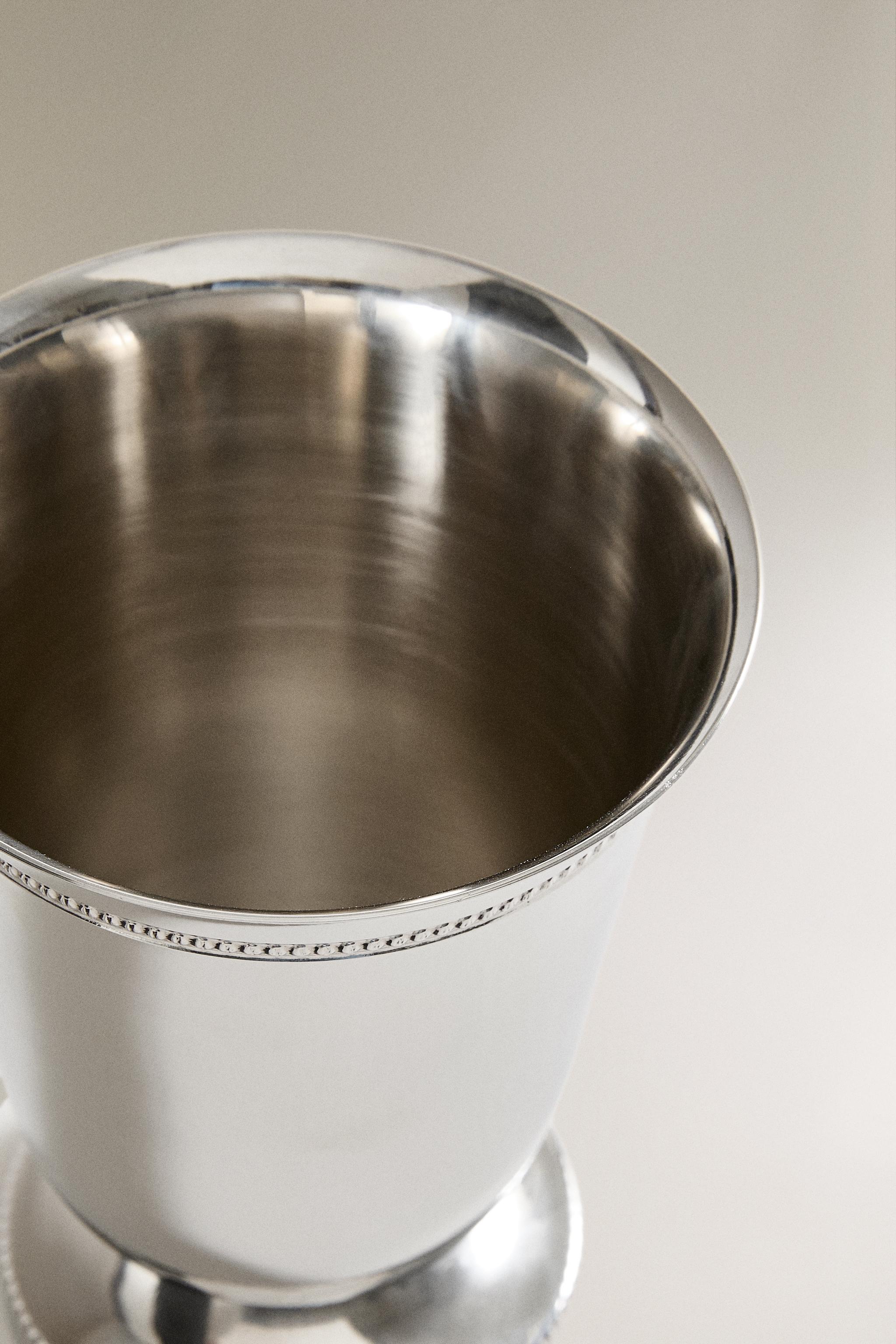 SMALL STRAIGHT STEEL GLASS VASE