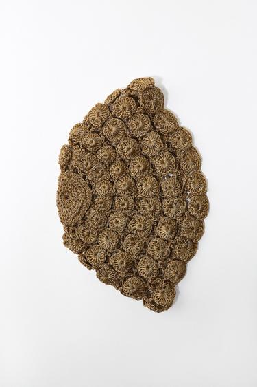 Zara LIMITED EDITION BEADED CROCHET CAP - Golden