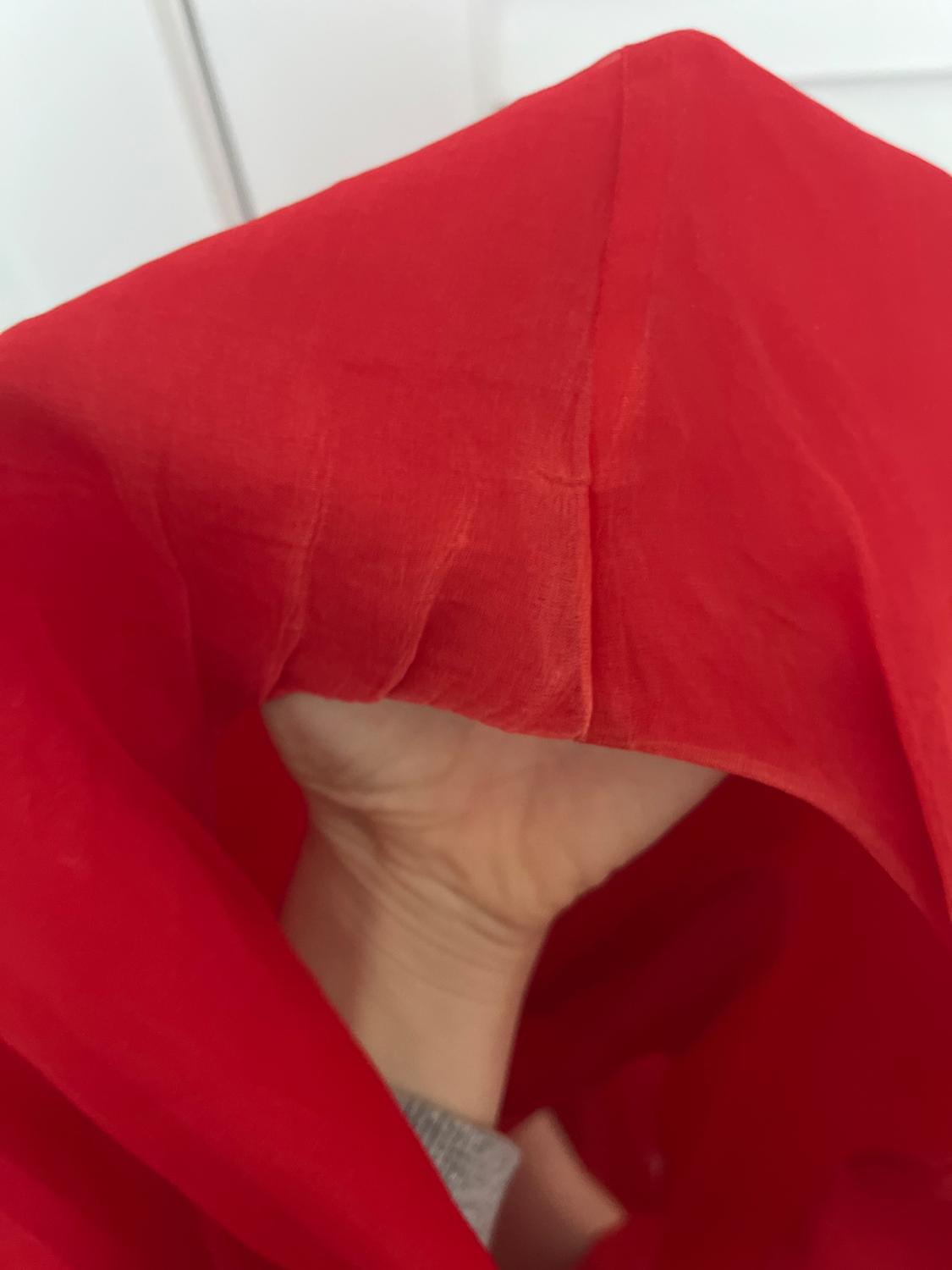 SLEEVELESS SILK TOP IN RED - Image 4