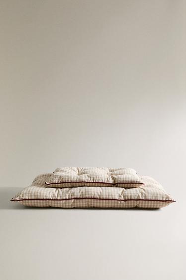 CHECK PET FLOOR CUSHION WITH PIPING - Light beige by Zara