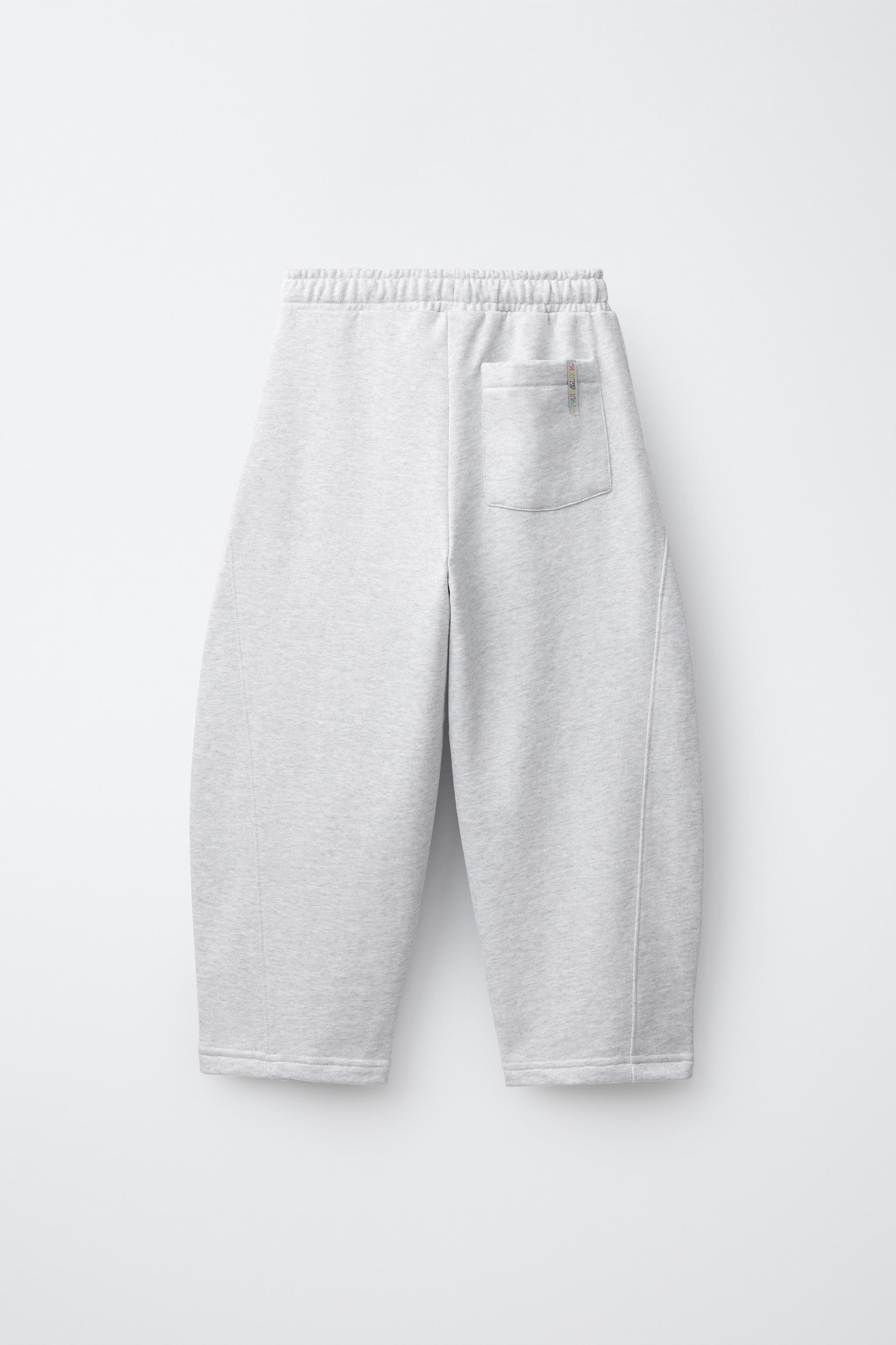 PANTALON EN MOLLETON BARREL BRODÉ FRUIT OF THE LOOM™