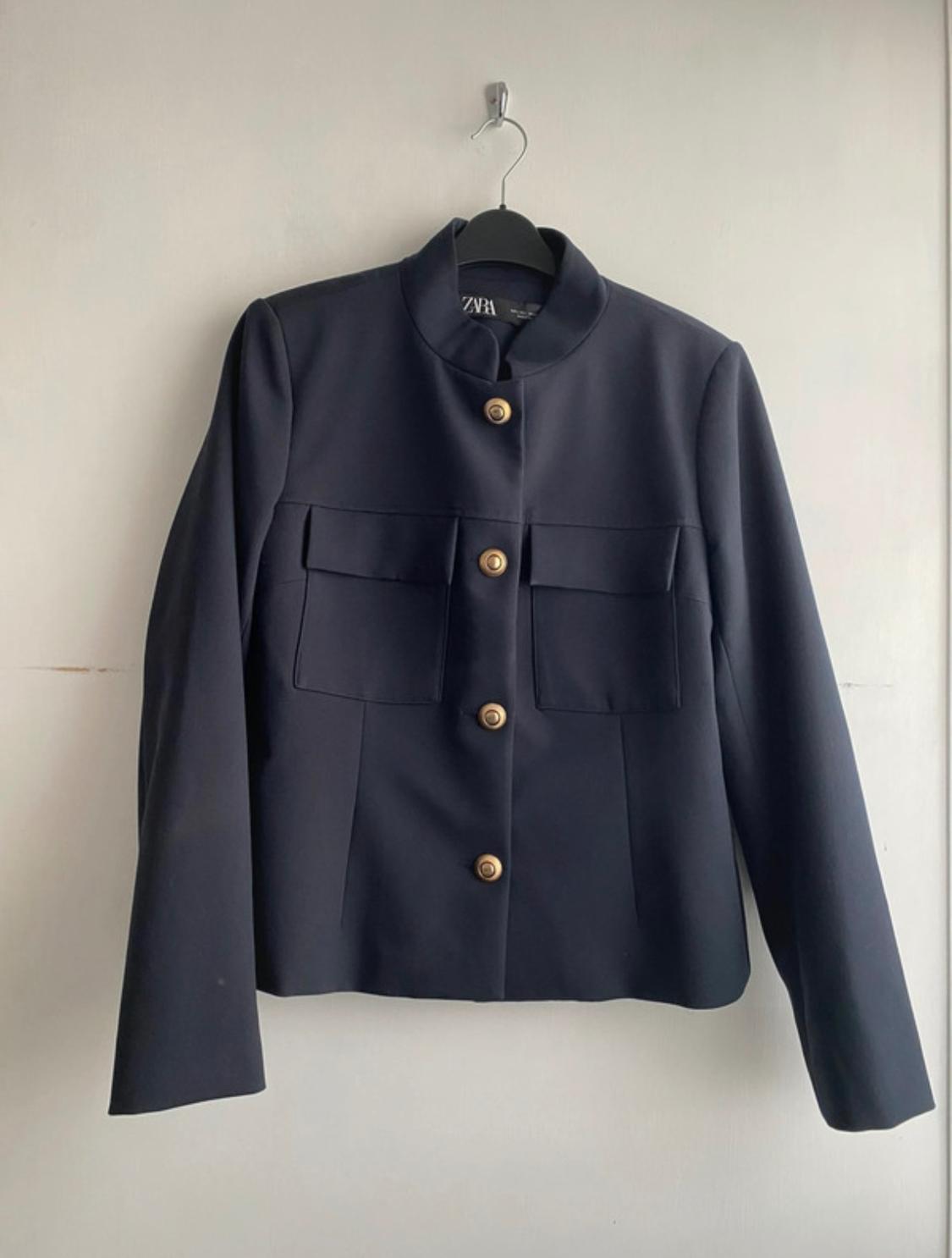 BLAZER WITH A STAND-UP COLLAR