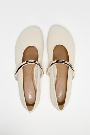 BALLERINAS WITH METAL STRAP - White by Zara