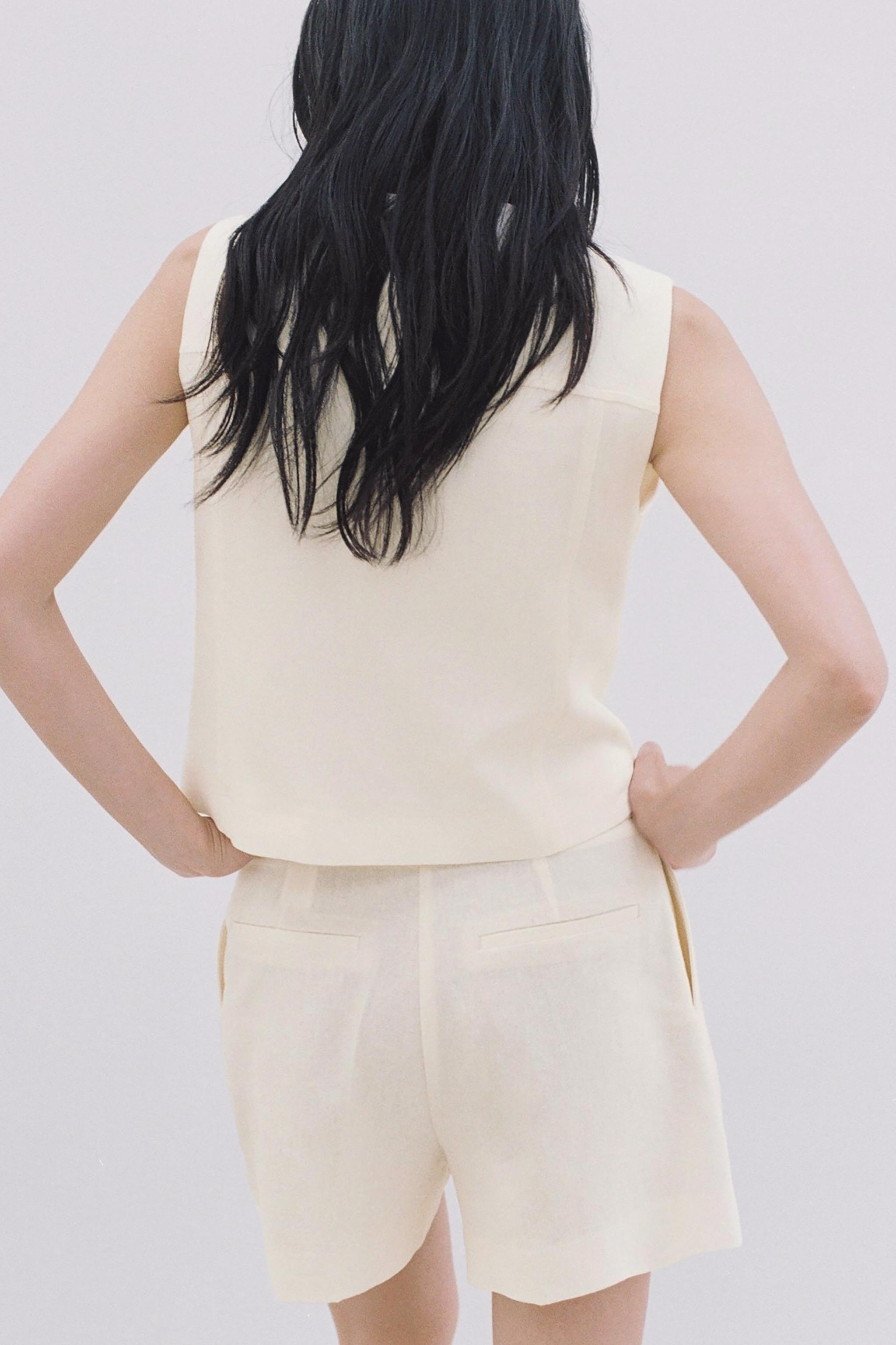 リネン プリーツ入りバミューダパンツ - エクリュ | ZARA Japan