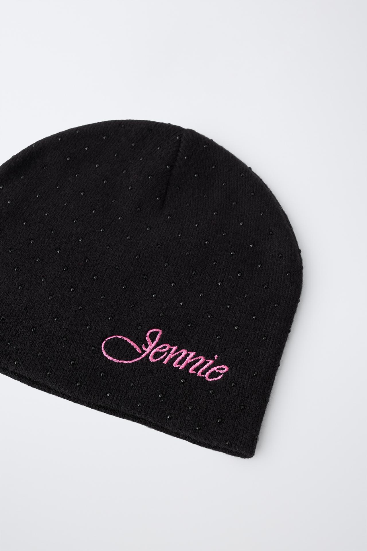 JENNIE ©™ KNIT BEANIE — Black