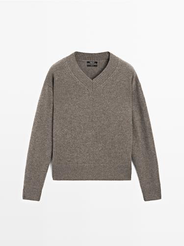 Jersey punto cuello pico 100% lana - Visón de Zara