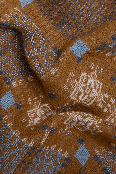 COUVERTURE MOTIF GÉOMÉTRIQUE - Marron de Zara - Image 2