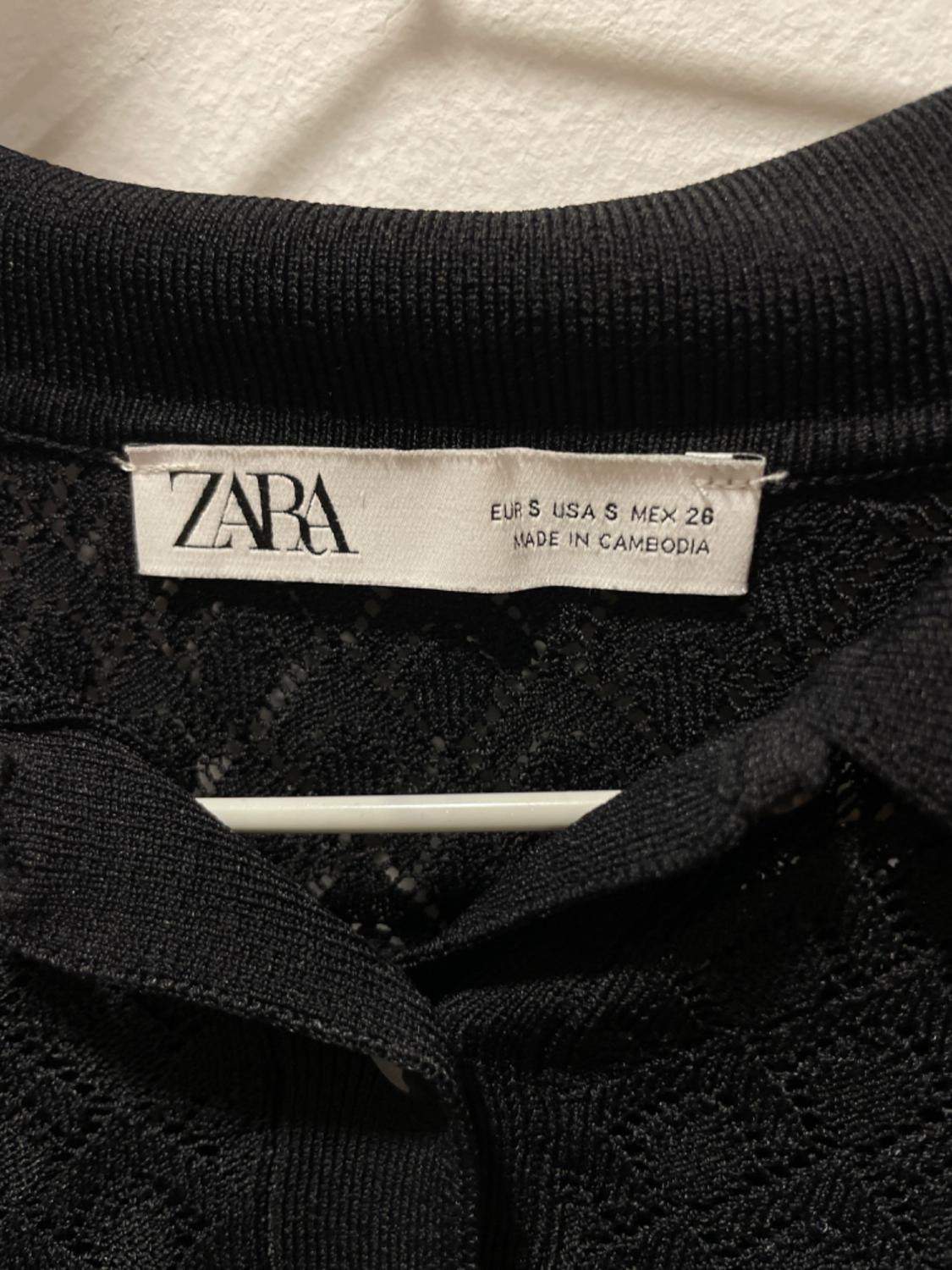 BLACK SHIRT WITH BUTTONS - Image 3