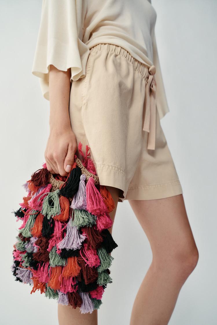 BOLSO COMBINADO CON POMPONES 2