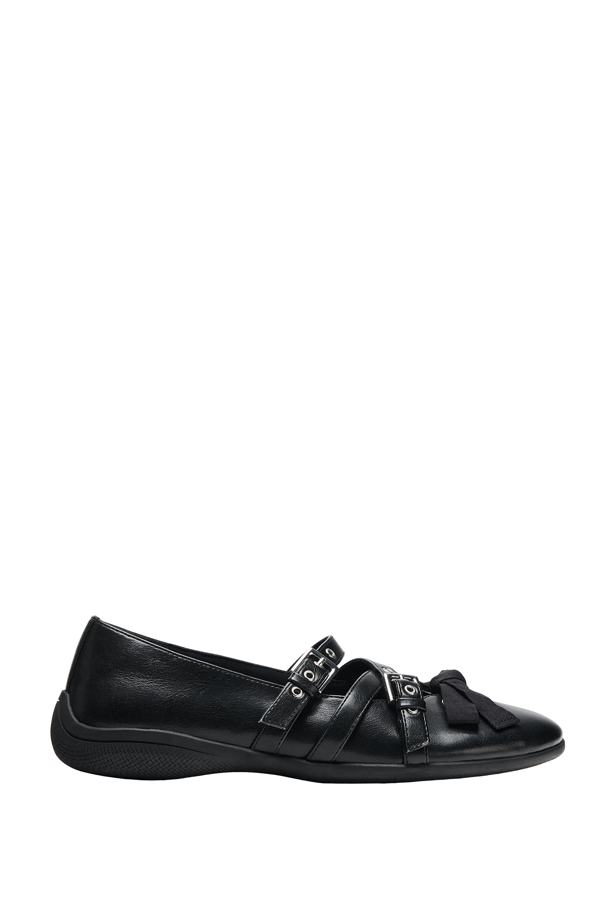 ストラップ付きバレエシューズ - ブラック | ZARA Japan / 日本