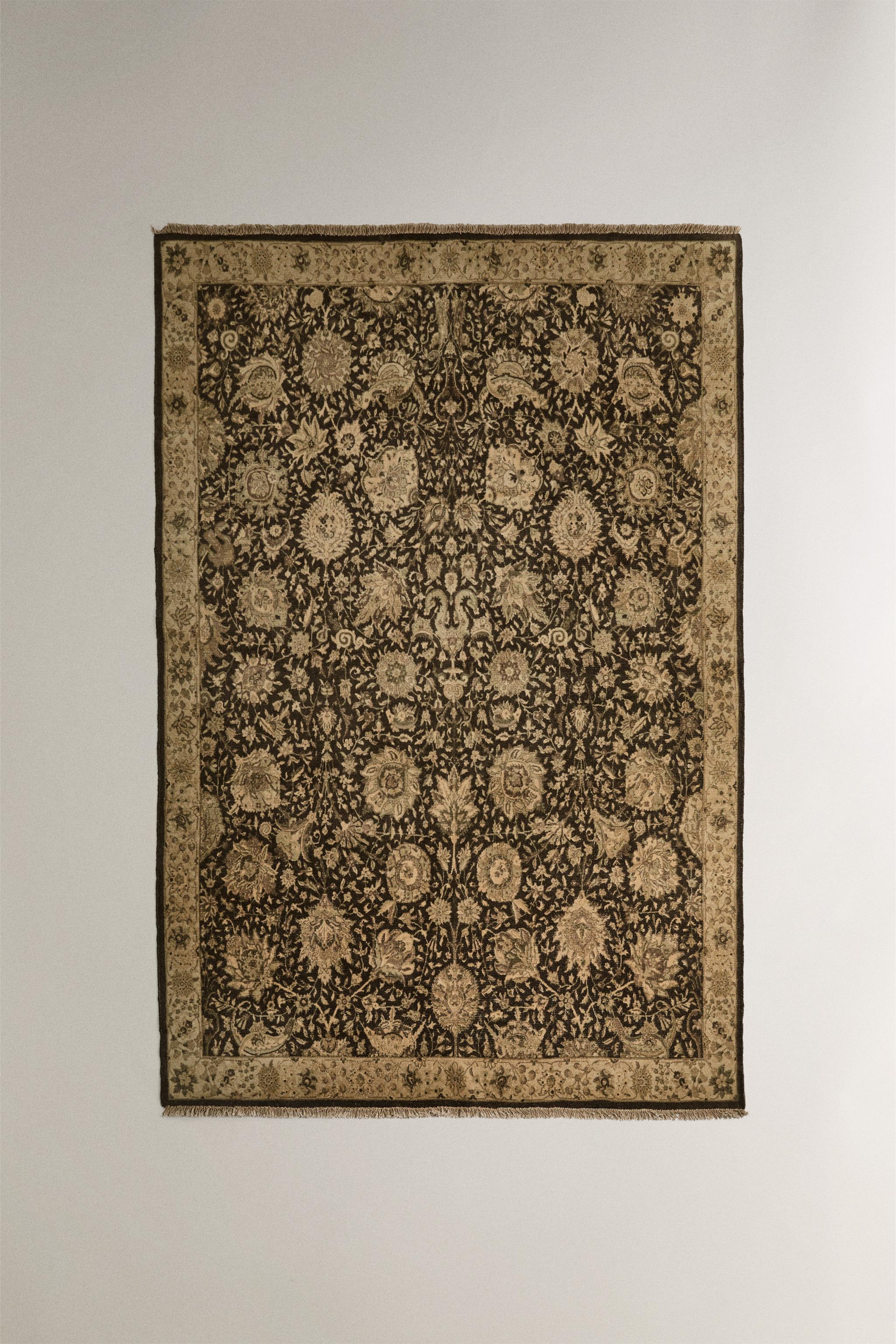 FLORAL WOOL BLEND AREA RUG