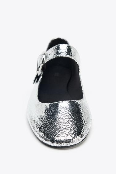 BALLERINES EN CUIR À EFFET MÉTALLISÉ - Argent de Zara - Image 4