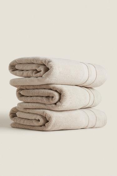 SERVIETTE DE BAIN EXTRA-DOUCE DOUBLE FRISE - Sable clair de Zara - Image 5