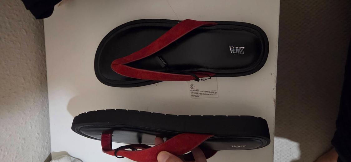 CONTRAST LEATHER SANDALS - Image 2