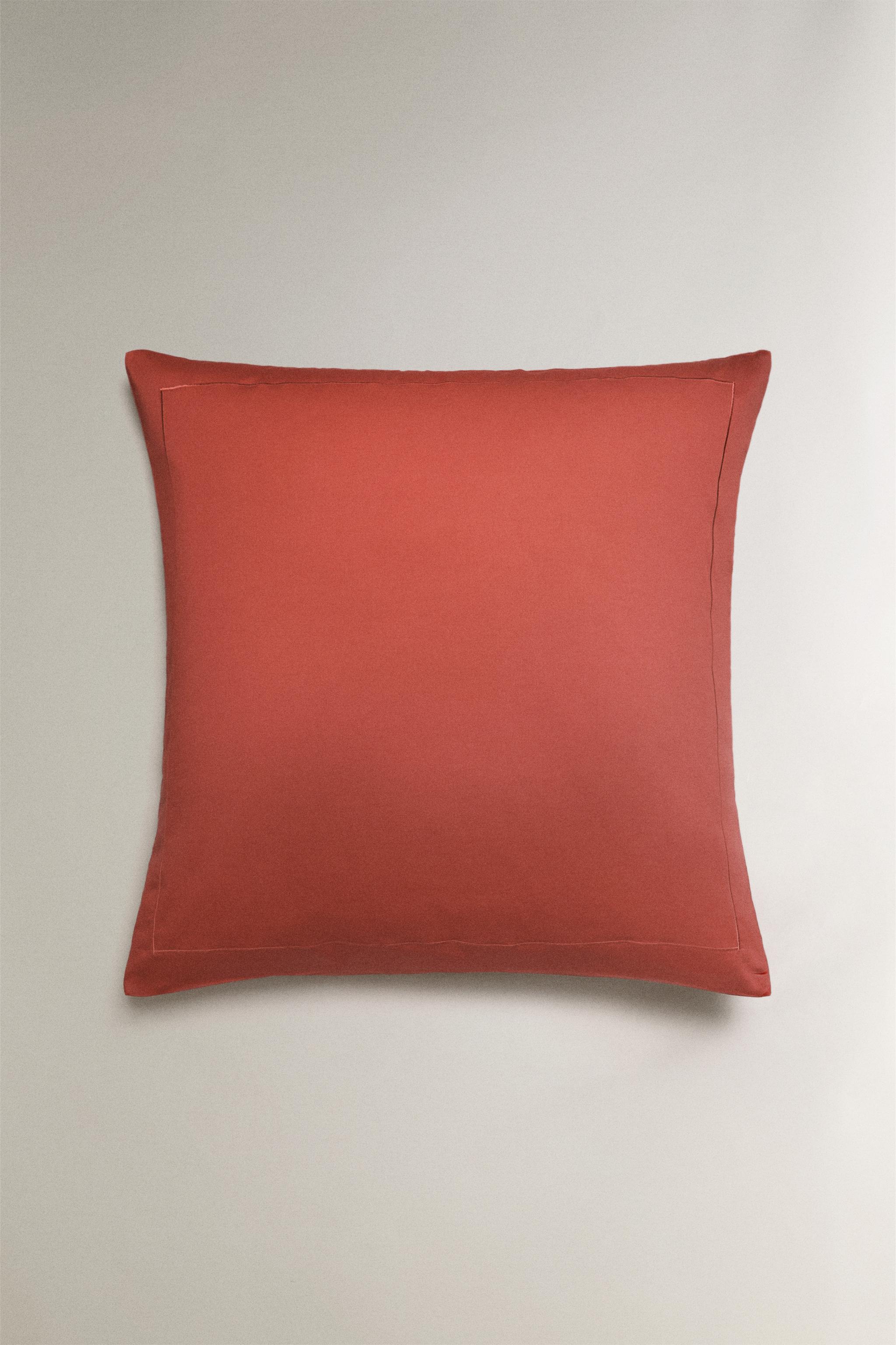 SATEEN PILLOWCASE WITH FESTOON DESIGN (300 THREAD COUNT) — Raspberry