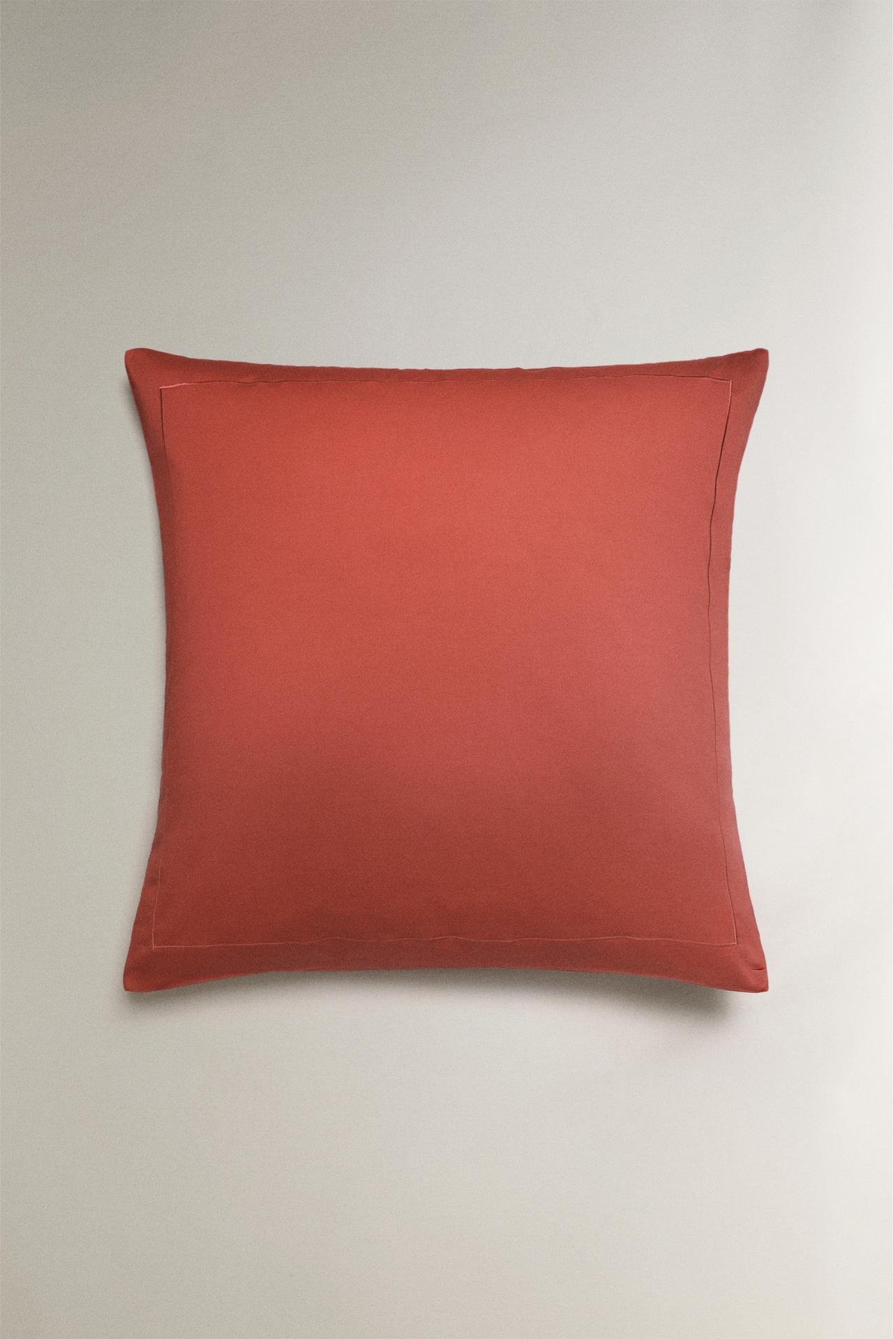 SATEEN PILLOWCASE WITH FESTOON DESIGN (300 THREAD COUNT) — Raspberry