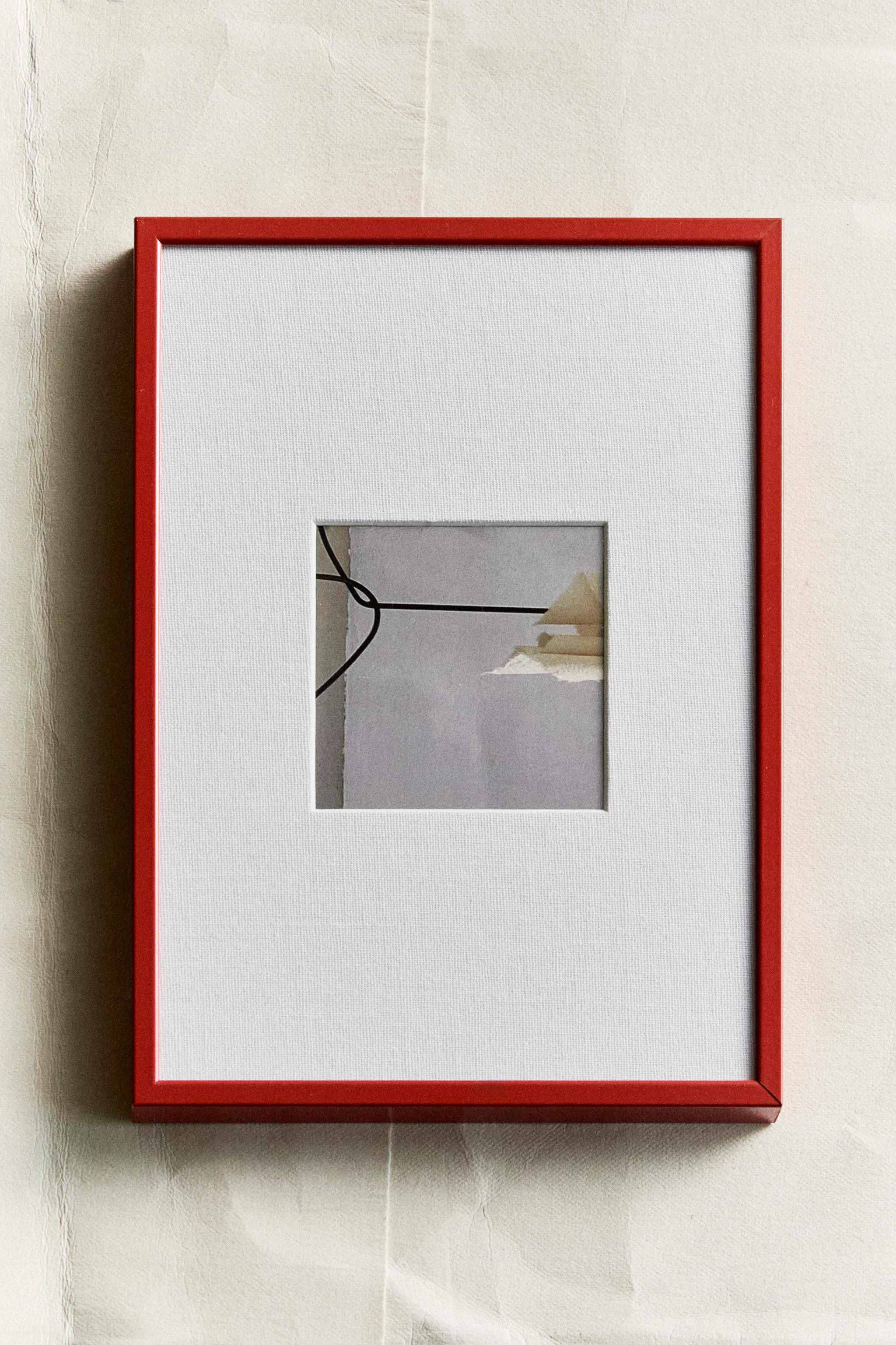 THIN METAL PICTURE FRAME