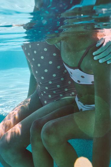 6-14 AÑOS/ BIKINI TOPOS VIVOS CONTRASTE - Rosa empolvado de Zara