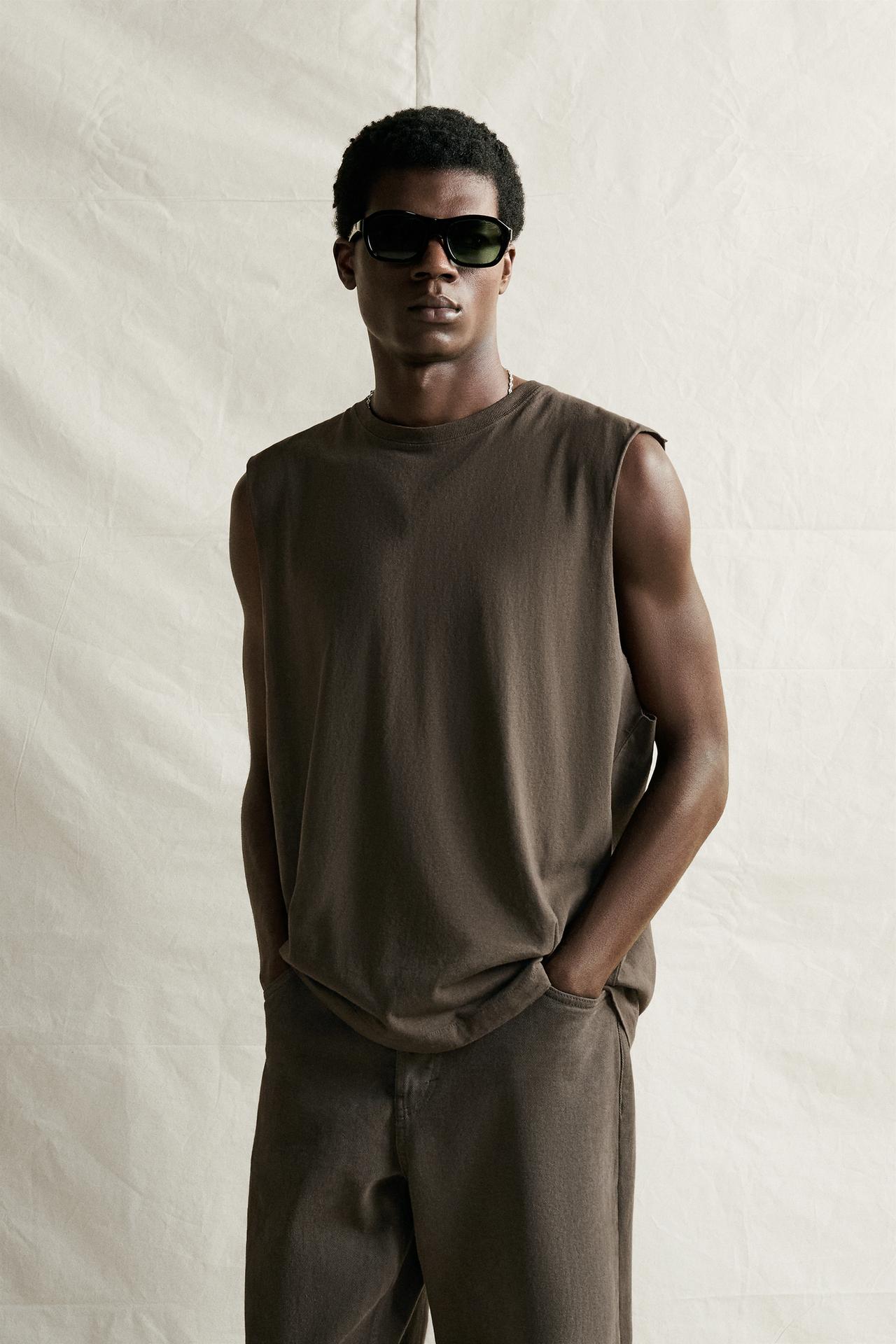 LIGHTWEIGHT RELAXED FIT TANK TOP — Brown