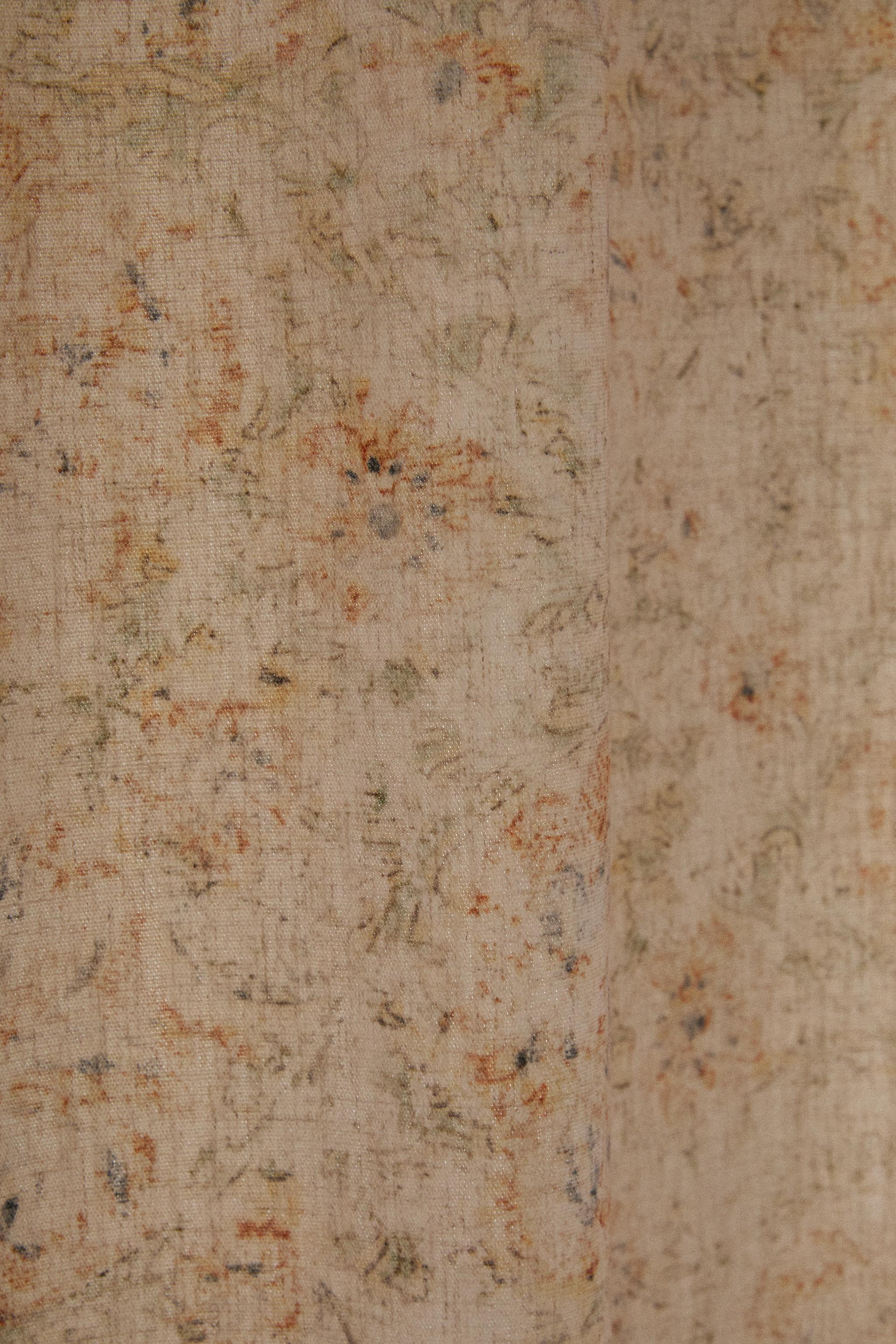 FLORAL CURTAIN WITH MEDIUM FILTRATION