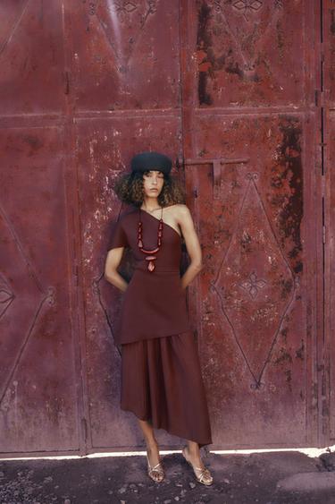 فستان محاك غير متناسق ممزوج - تيجا الخاص بـ Zara