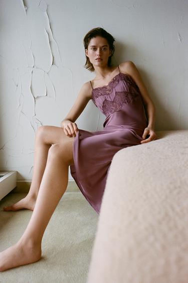 Zara SATIN EFFECT EMBROIDERED LACE DRESS - Eggplant