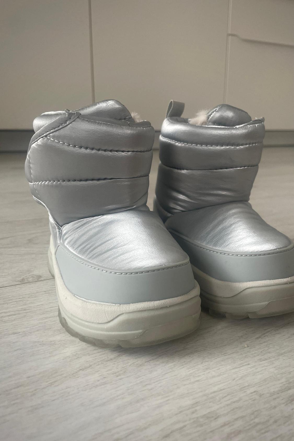 BABY/ METALLIC PADDED BOOTS - Image 2