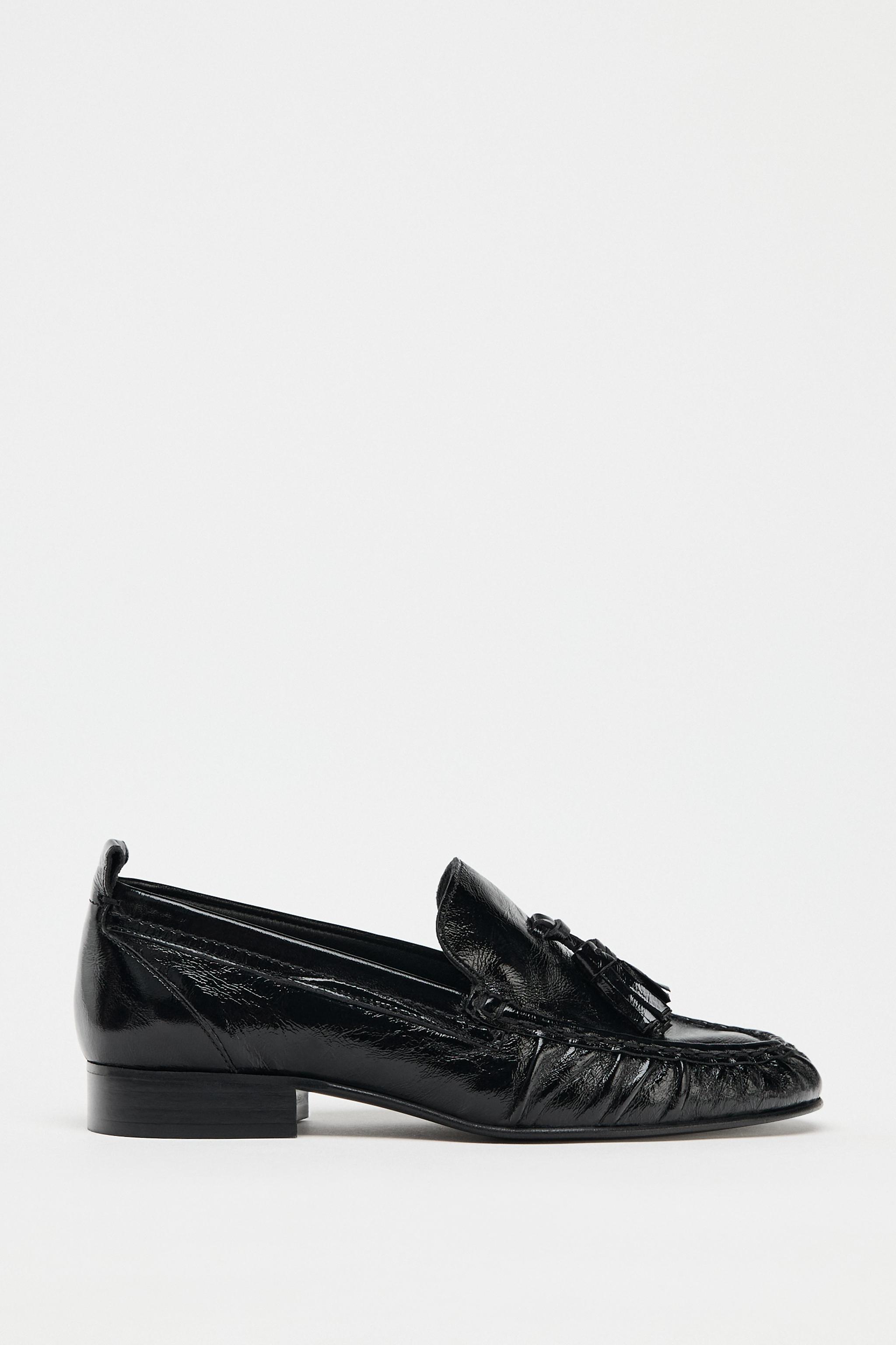 GATHERED TASSEL LEATHER LOAFERS