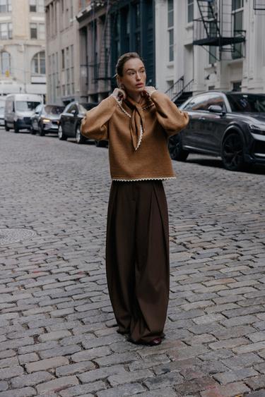 PULL EN MAILLE AVEC BANDANA ET DENTELLE - Camel moyen de Zara